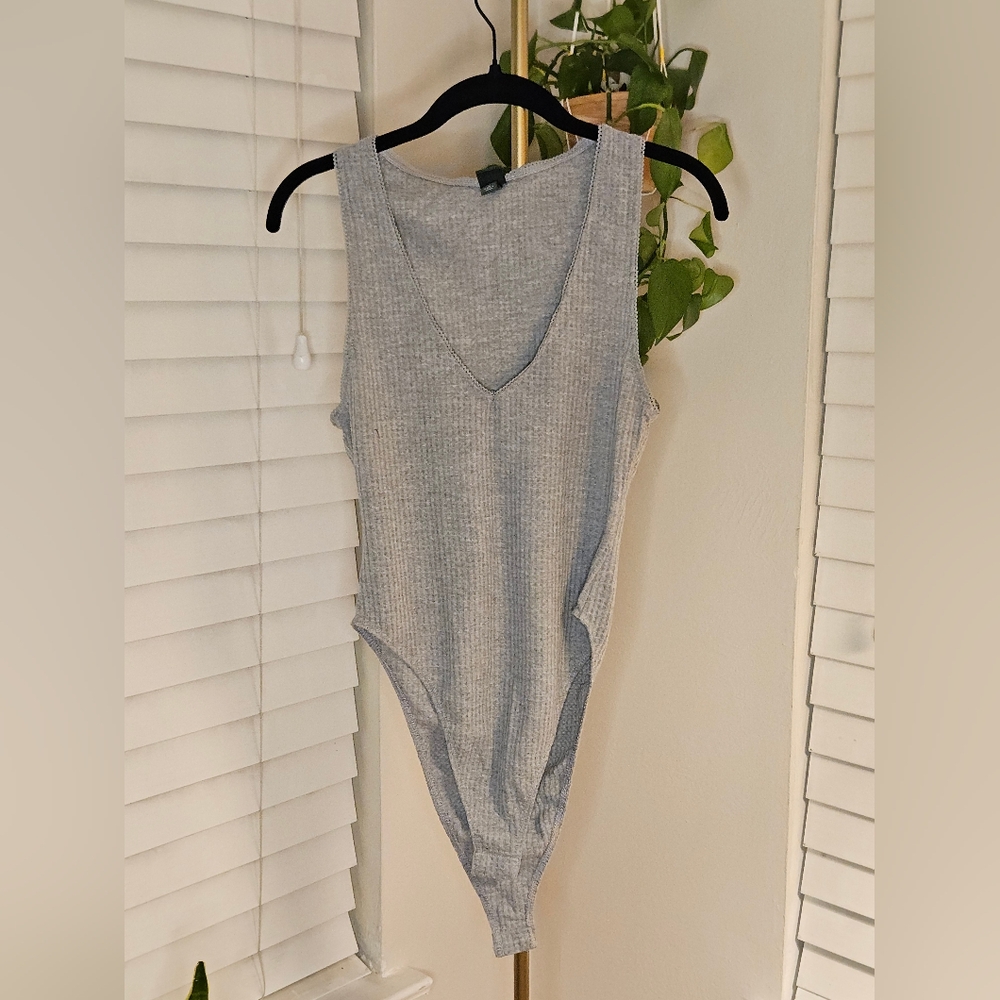 Wild Fable Heather Gray V-Neck Bodysuit - S